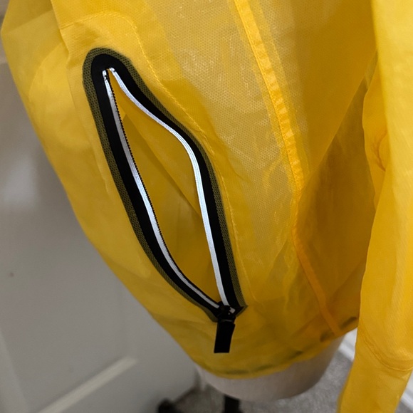 Burberry Sport Yellow Jacket with Black Trim - Picture 6 of 10